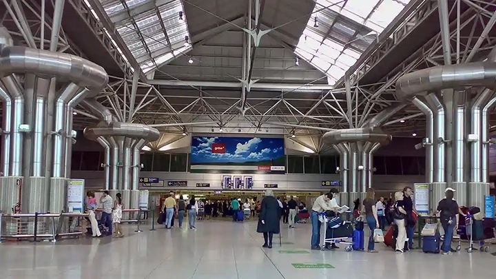 Algarve car hire - Lisbon Airport